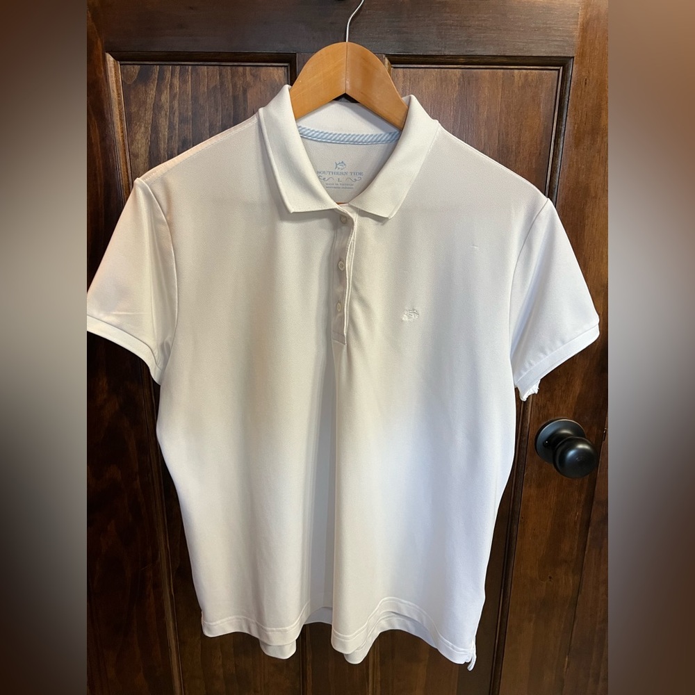 Southern Tide Women’s Large Wicking White Shortsleeve Polo Shirt Used No Stains.